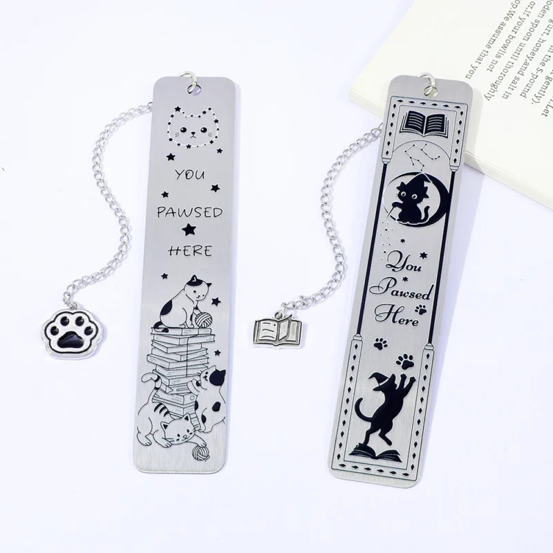 Cat themed metal bookmark with hanging accessories, a great reading assistant for poop scoopers and cute fans.