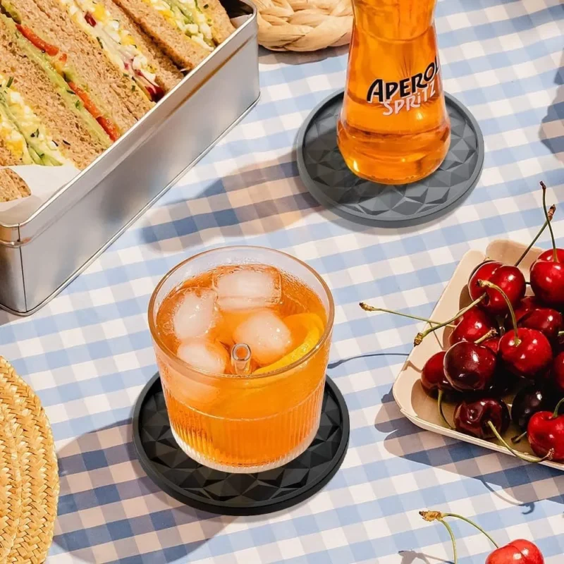 6PCS Non-stick Tray Coffee Coasters Silicone Grey/Black/Red Silicone Drink Coasters Silicone Coasters Tabletop Protection