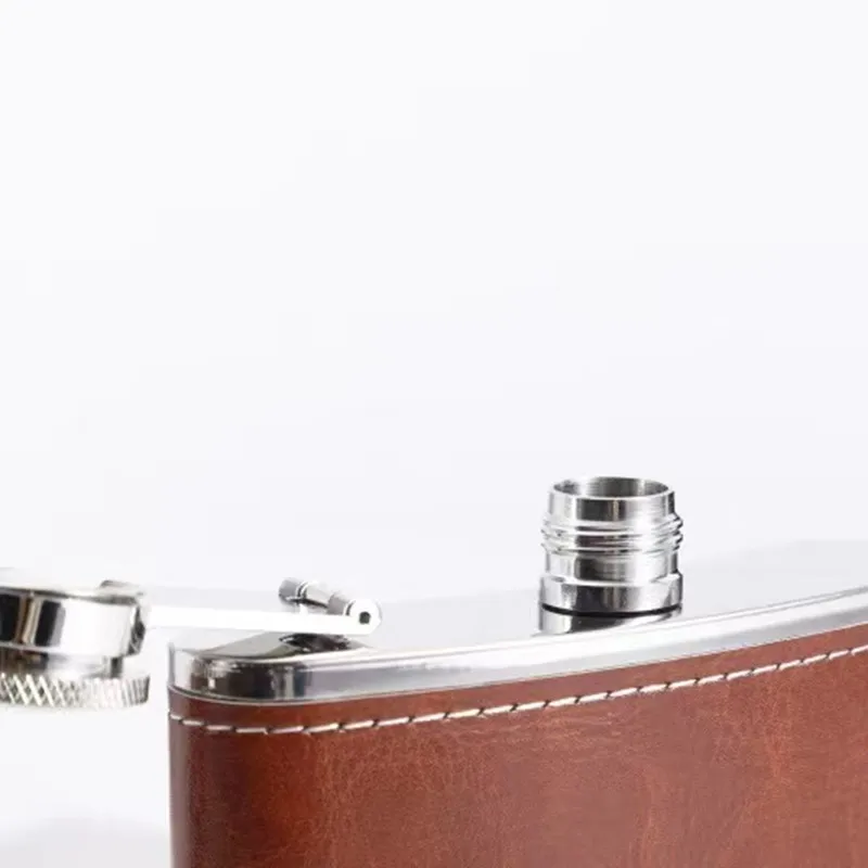 6-8oz Luxury Pocket Hip Flask Brown Leather Covered Small Stainless Steel Flask For Alcohol Portable Whiskey Flasks Gift