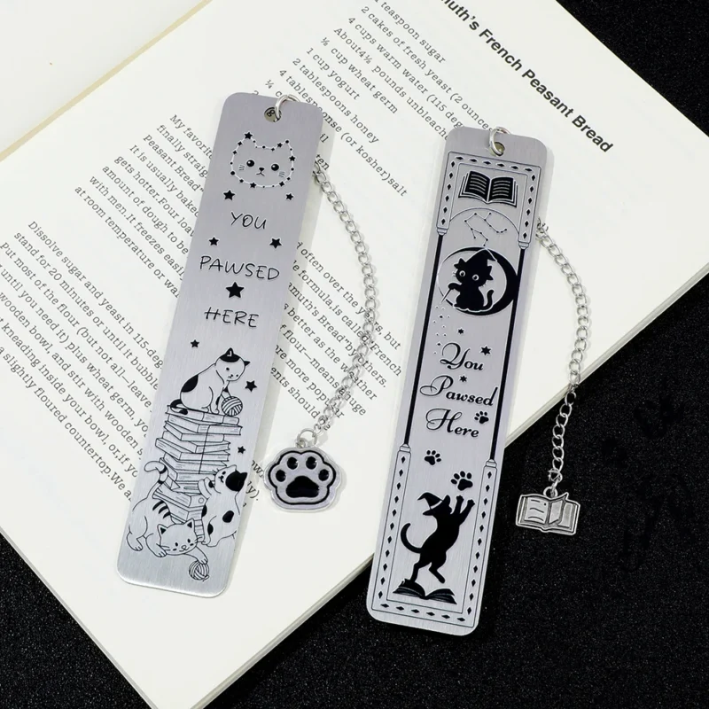 Cat themed metal bookmark with hanging accessories, a great reading assistant for poop scoopers and cute fans.