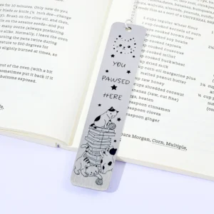 Cat themed metal bookmark with hanging accessories, a great reading assistant for poop scoopers and cute fans.