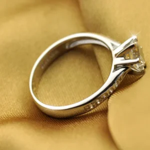 Luxury 925 Sterling Silver Classic Ring for Women Six claw jewelry simple 70ct diamond ring imitation diamond women's ring