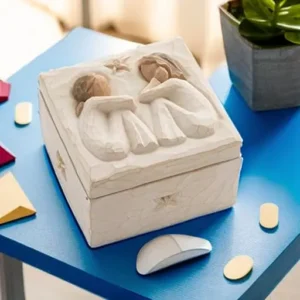 Tree Friendship Keepsake Box, Forever True, Forever Friends, Holds Jewelry and Treasures, Carving of Best Friends or Sisters, Sc