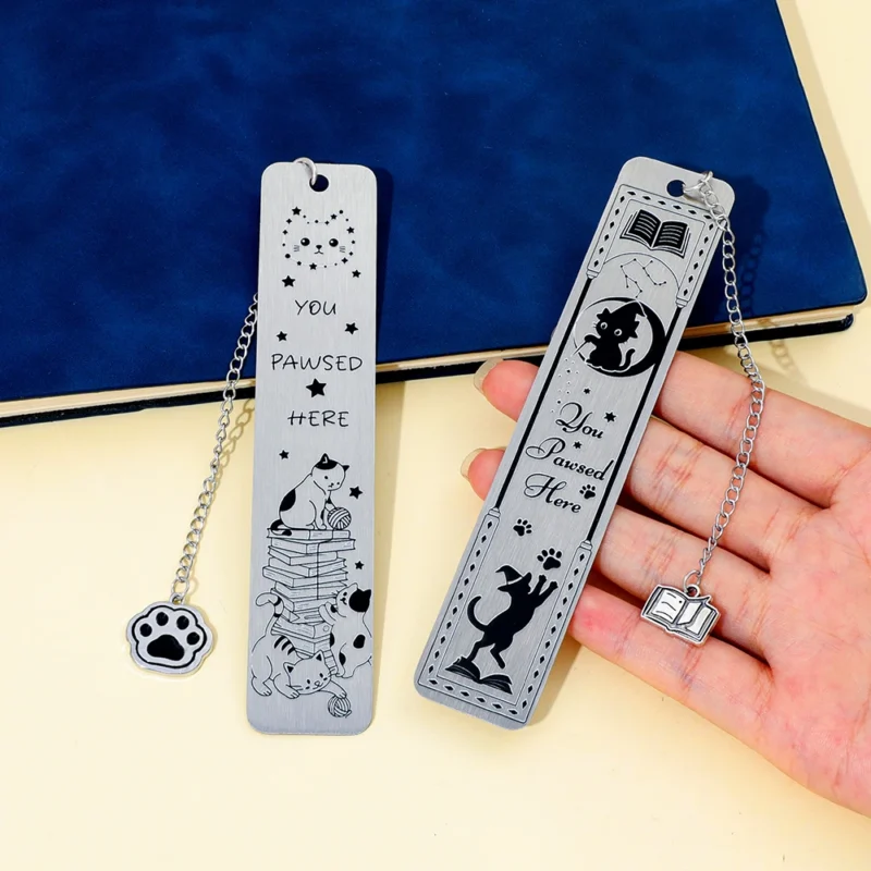 Cat themed metal bookmark with hanging accessories, a great reading assistant for poop scoopers and cute fans.